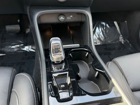 Certified 2025 Volvo XC40 B5 Plus image 16