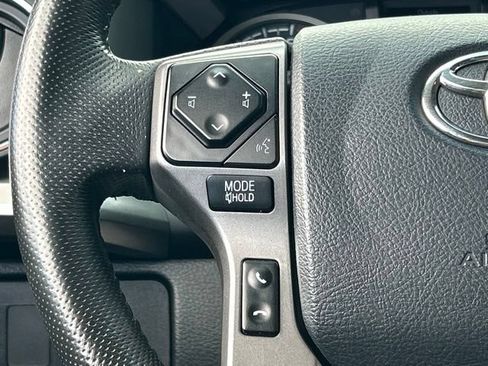 Used 2020 Toyota Tacoma SR5 AWD/4WD image 39