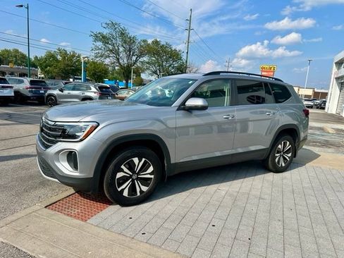 Certified 2026 Volkswagen Atlas SE AWD/4WD image 3