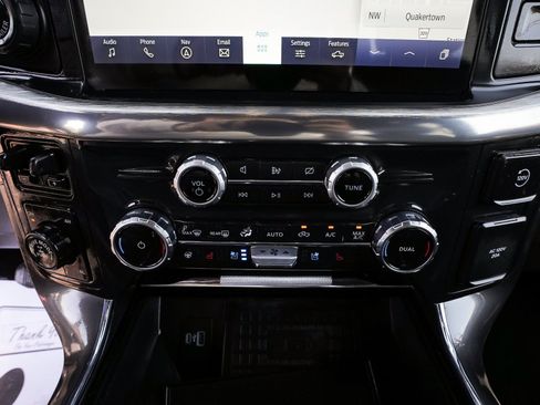 Used 2022 Ford F150 Lariat w/ Equipment Group 502A High AWD/4WD image 26