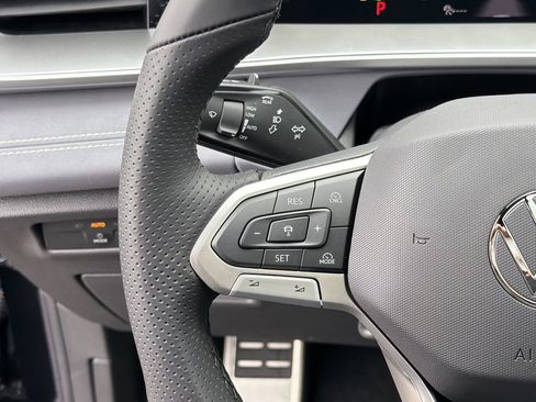 New 2026 Volkswagen Tiguan SE R-Line FWD image 26