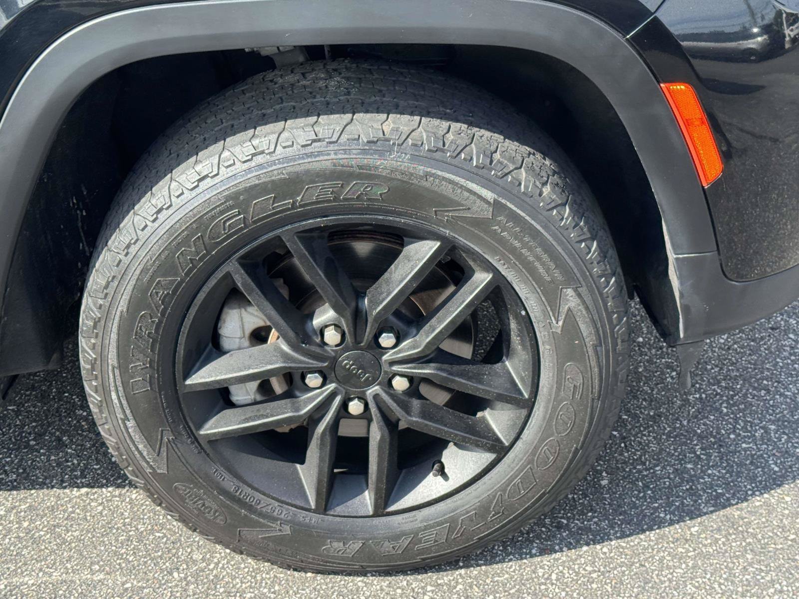 Used 2024 Jeep Grand Cherokee Limited AWD/4WD image 6