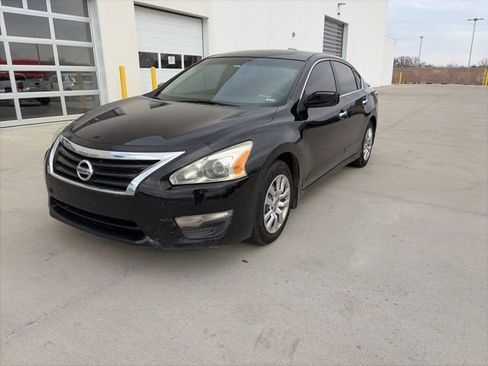 Used 2014 Nissan Altima 2.5 S w/ Display Audio Package image 7