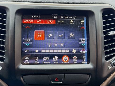 Used 2016 Jeep Cherokee Limited w/ Luxury Group image 11