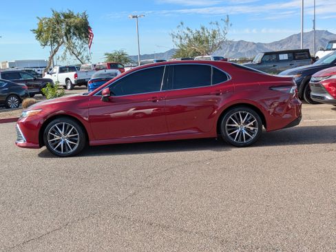 Used 2022 Toyota Camry XLE w/ Navigation Upgrade Package image 7