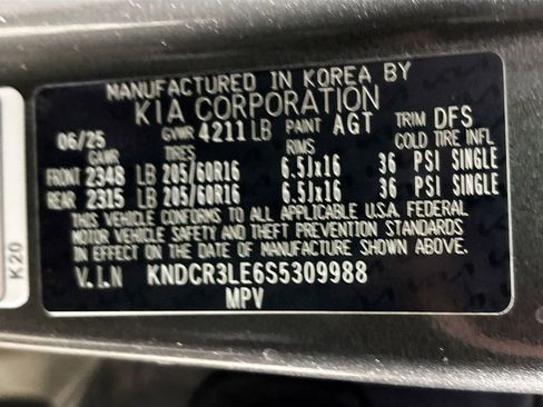 New 2025 Kia Niro EX image 24