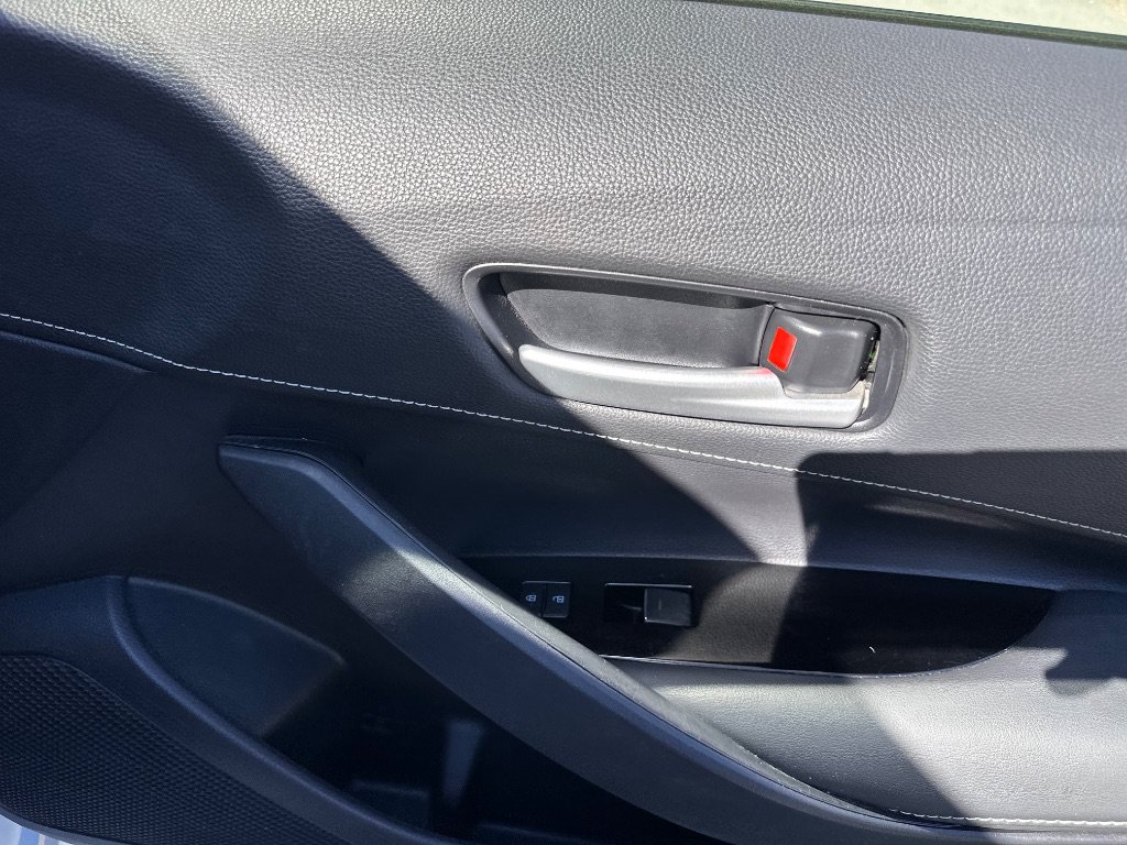 Used 2021 Toyota Corolla SE w/ Carpet Mat Package (TMS) FWD image 22
