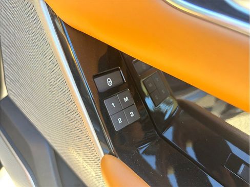 Used 2019 Land Rover Range Rover Velar R-Dynamic SE image 48