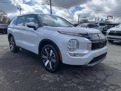 New 2025 Mitsubishi Outlander SE