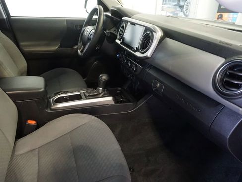 Certified 2023 Toyota Tacoma SR5 AWD/4WD image 24