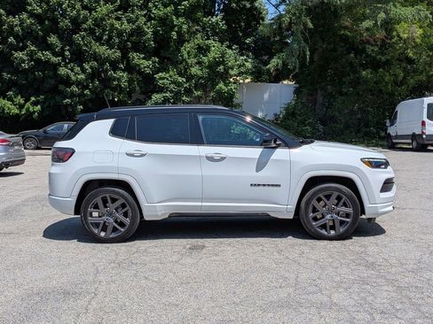 Used 2025 Jeep Compass Limited w/ High Altitude Package AWD/4WD image 2