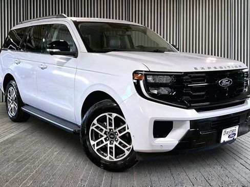 Used 2025 Ford Expedition Active AWD/4WD image 11