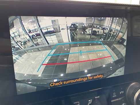 Used 2023 Toyota Highlander XSE AWD/4WD image 15