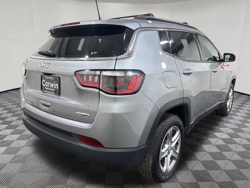 Used 2023 Jeep Compass Latitude AWD/4WD image 7