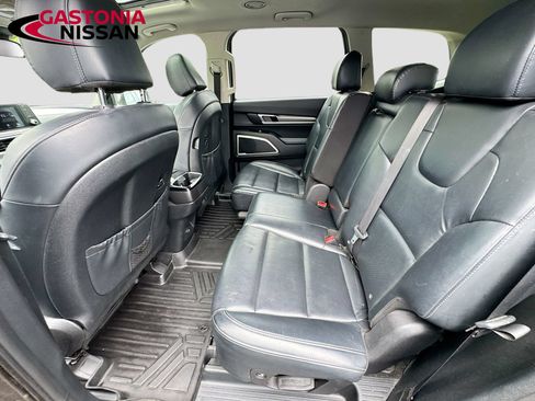 Used 2020 Kia Telluride S w/ S 8 Passenger Seating Package FWD image 31