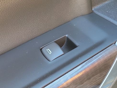 Used 2022 Chevrolet Silverado 1500 LTZ image 13