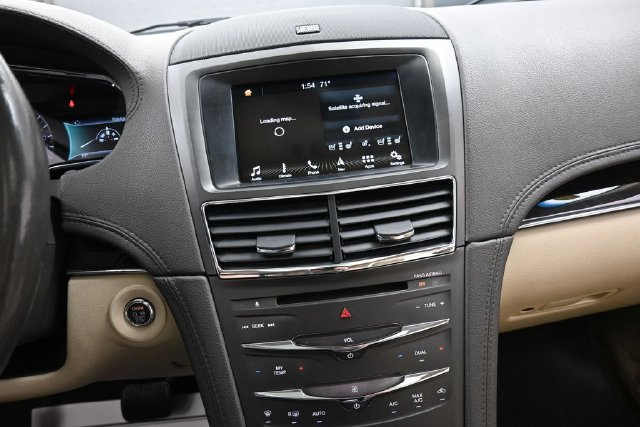 Used 2019 Lincoln MKT AWD image 10