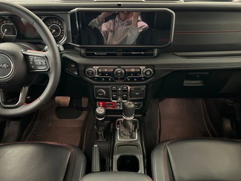 Certified 2024 Jeep Wrangler Unlimited Rubicon image 13