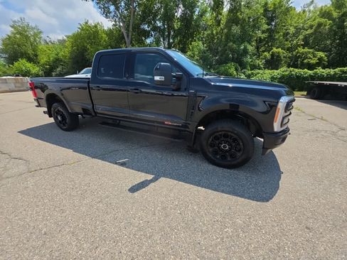 Used 2023 Ford F350 Lariat w/ Black Appearance Package AWD/4WD image 6