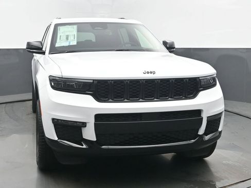 New 2025 Jeep Grand Cherokee L Limited image 8