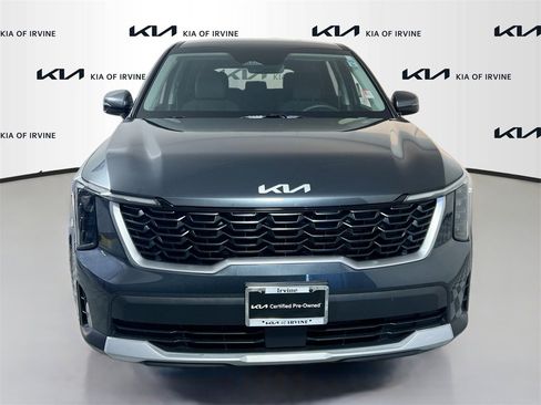 Certified 2024 Kia Sorento LX image 2