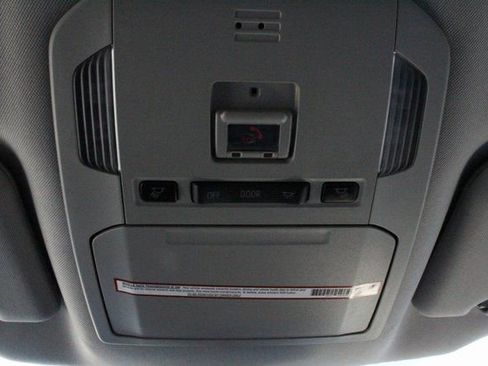 Used 2021 Toyota Highlander LE image 42