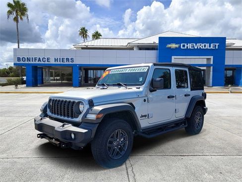 Used 2024 Jeep Wrangler Sport S image 3