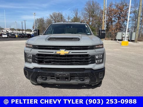 Used 2025 Chevrolet Silverado 2500 Custom w/ Custom Value Package image 2
