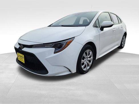 Used 2022 Toyota Corolla LE image 3