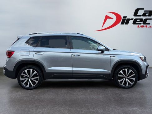 Used 2022 Volkswagen Taos SE AWD/4WD image 3