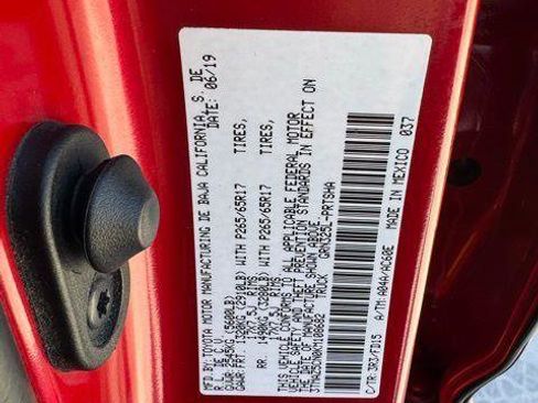 Used 2019 Toyota Tacoma TRD Sport w/ Technology Package RWD image 35