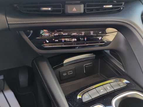 Used 2021 Buick Envision Essence w/ Sport Touring Package image 17