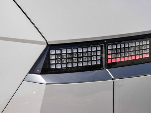 New 2026 Hyundai Ioniq 5 SEL image 9