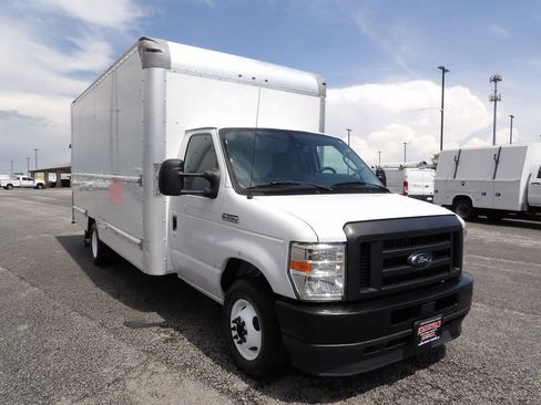 Used 2021 Ford E-350 and Econoline 350 Super Duty RWD image 11
