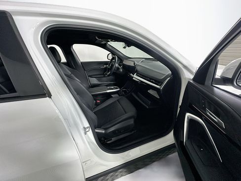 Used 2025 BMW X2 xDrive28i image 31