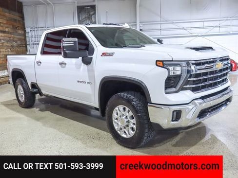 Used 2024 Chevrolet Silverado 2500 LTZ w/ LTZ Convenience Package image 2