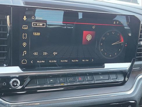 Used 2025 GMC Sierra 1500 SLT image 15