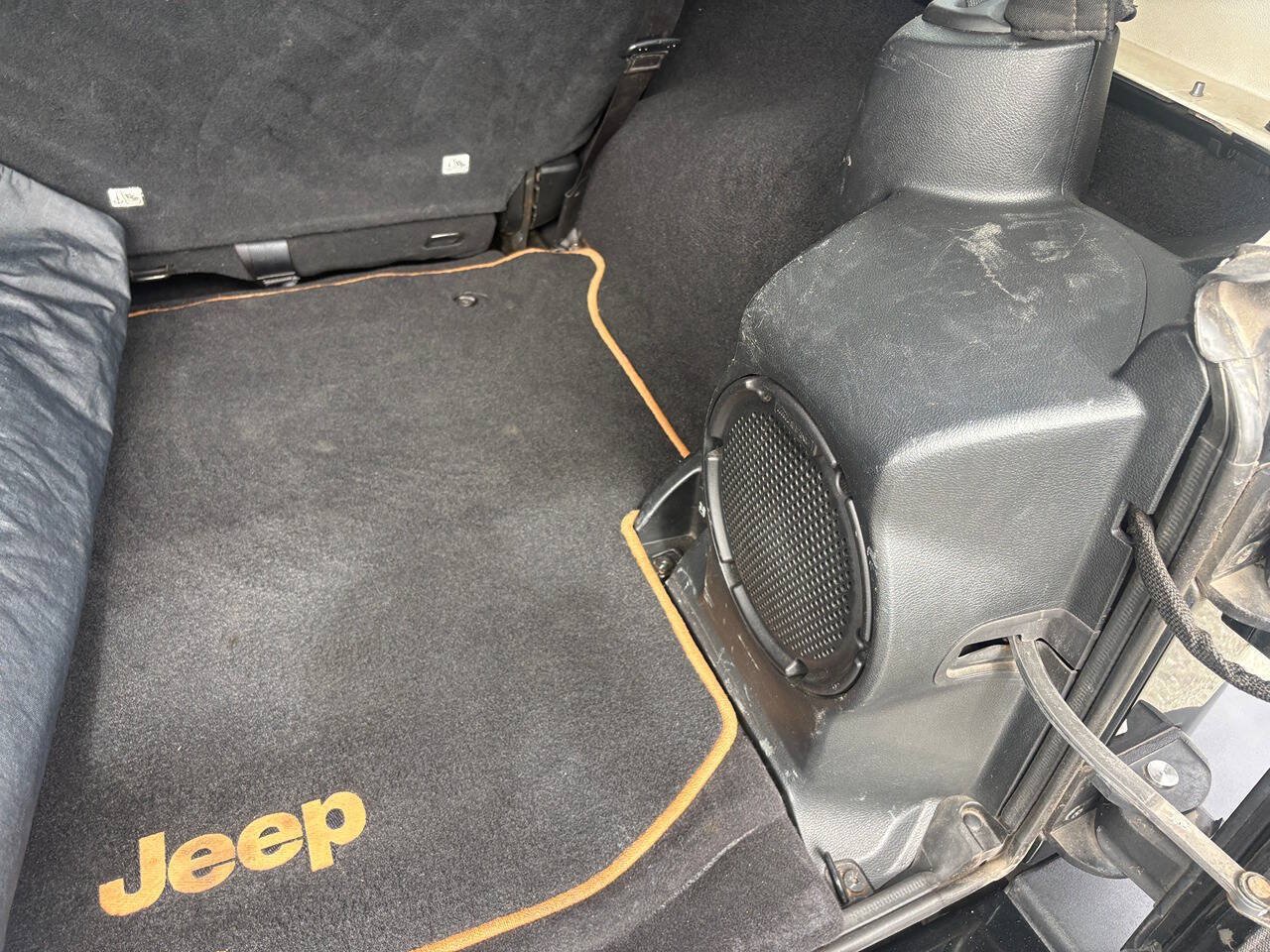 Used 2014 Jeep Wrangler Unlimited Sahara AWD/4WD image 17