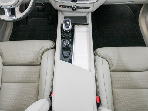 Used 2026 Volvo XC60 B5 Ultra w/ Protection Package Premier AWD/4WD image 24