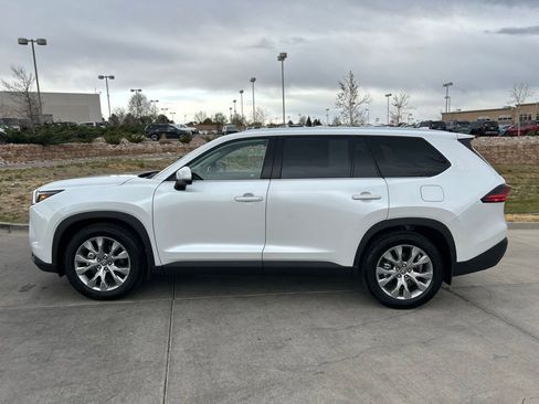 Used 2026 Toyota Grand Highlander Limited AWD/4WD image 4