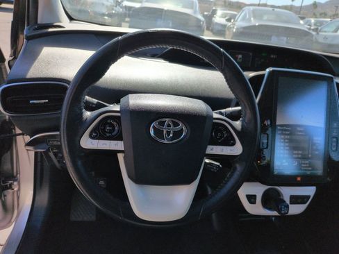 Used 2017 Toyota Prius Prime Advanced w/ Carpet Mat Package image 19