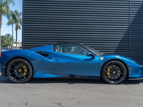 Used 2023 Ferrari F8 Tributo RWD image 7