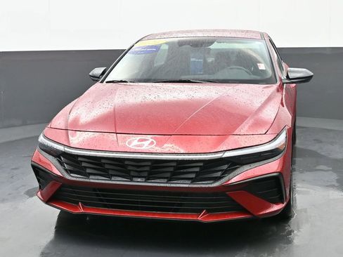 Certified 2025 Hyundai Elantra Sport image 8