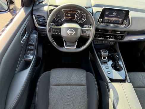 Certified 2025 Nissan Rogue SV FWD image 13