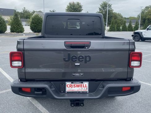 New 2025 Jeep Gladiator Sport image 6