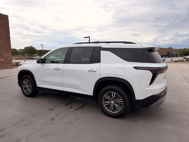 Used 2025 Chevrolet Traverse LT FWD image 10