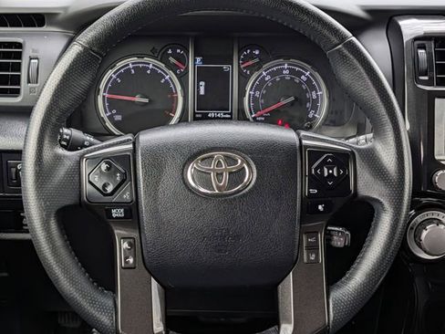 Used 2022 Toyota 4Runner TRD Off-Road Premium AWD/4WD image 12