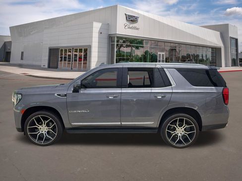 Used 2021 GMC Yukon Denali w/ Denali Premium Package RWD image 3