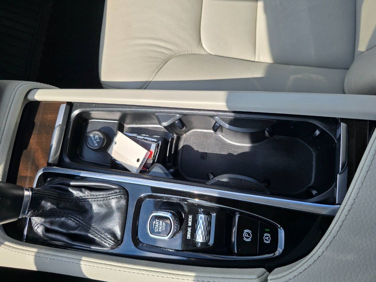 Used 2019 Volvo XC90 T6 Momentum w/ Advanced Package AWD/4WD image 19