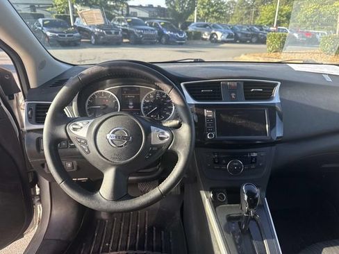 Used 2019 Nissan Sentra SV FWD image 5
